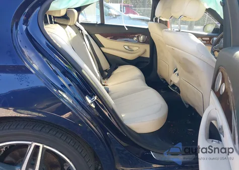 2017 Mercedes-Benz E 300 4Matic из США, поврежденный, VIN WDDZF4KB2HA056643